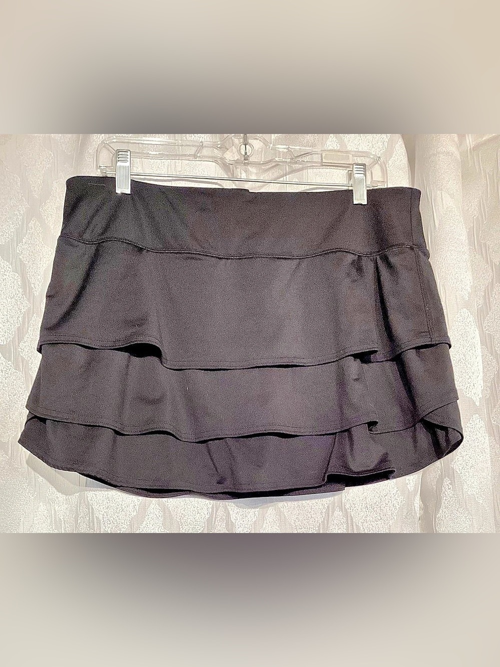 Athleta Swagger Skort Layered Athletic Skirt in Black Large